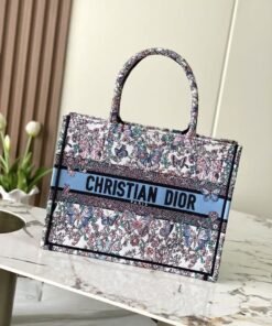 Alternative view of Book Tote Beige 36 cm