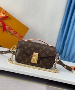 Alternative view of Pochette Metis East West Braun 21,5 cm