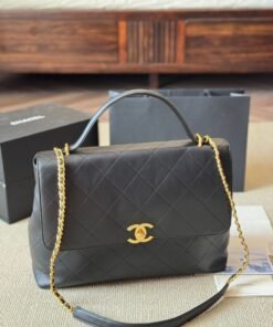 Alternative view of Maxi Flap Schwarz/Gold 26 cm