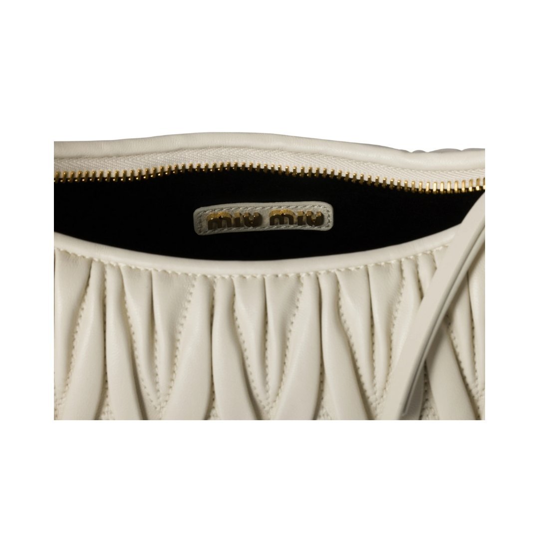 Wander Nappa-Leder-Hobo Wei? 18cm – Bild 4