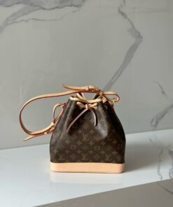 Alternative view of Petit Noe Braun