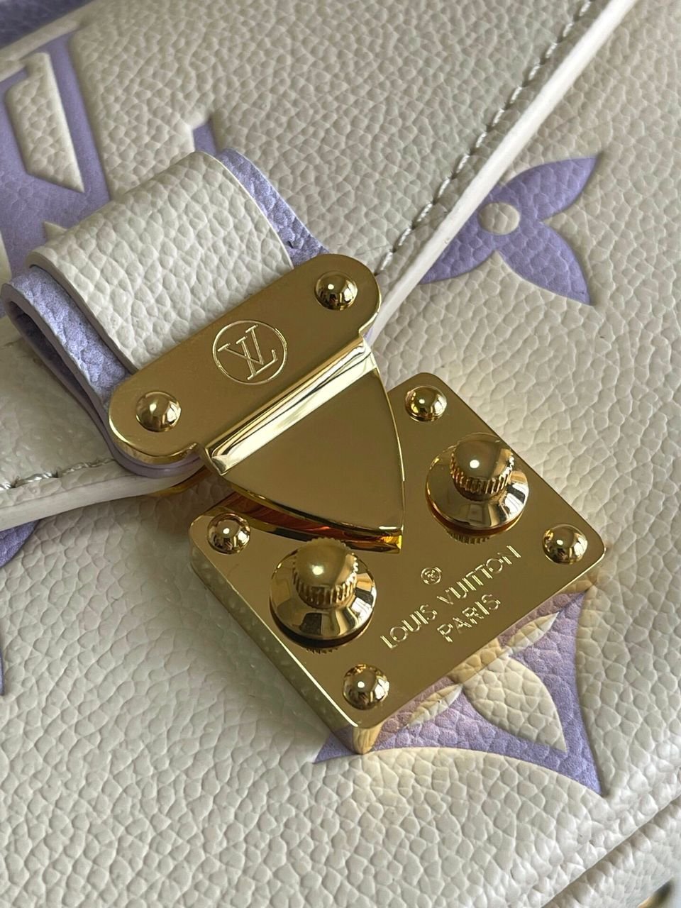 Pochette M?tis East West Wei?/Lavendel 21.5 cm – Bild 5