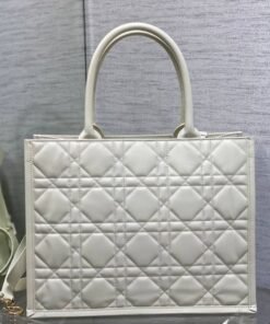 Alternative view of Book Tote Medium Latte 36.5