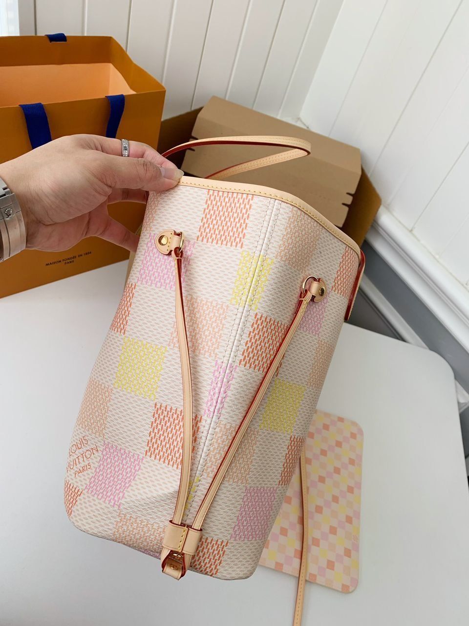 Neverfull MM Pfirsichfarbe 31 cm – Bild 5