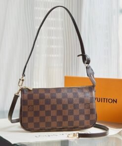 Alternative view of Damier Pochette Braun 23,5 cm