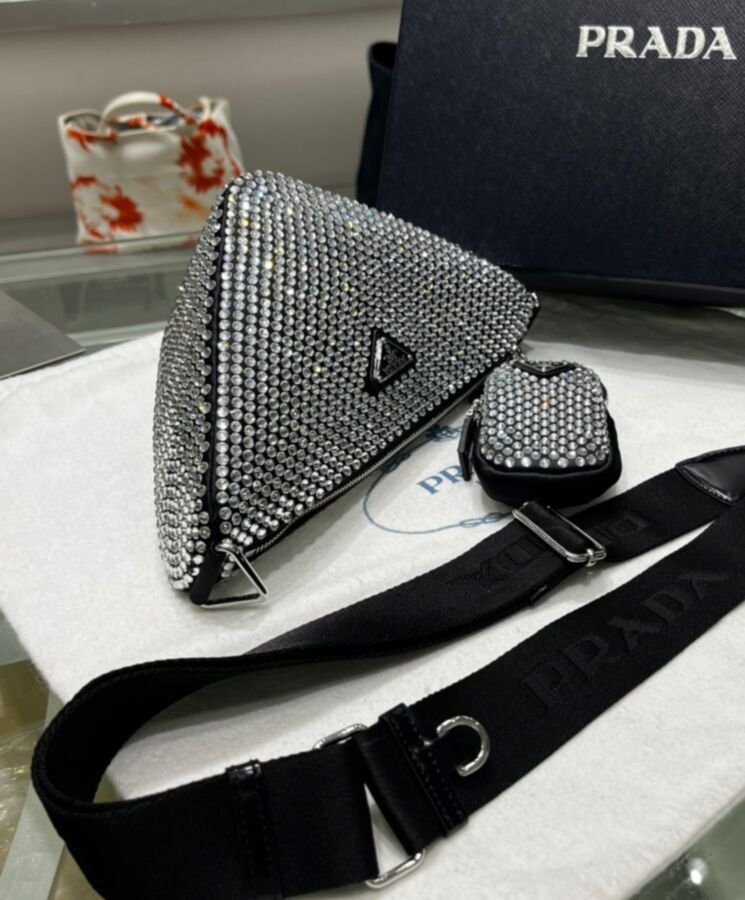 Saffiano Triangle With Crystals Schwarz 25 cm – Bild 5