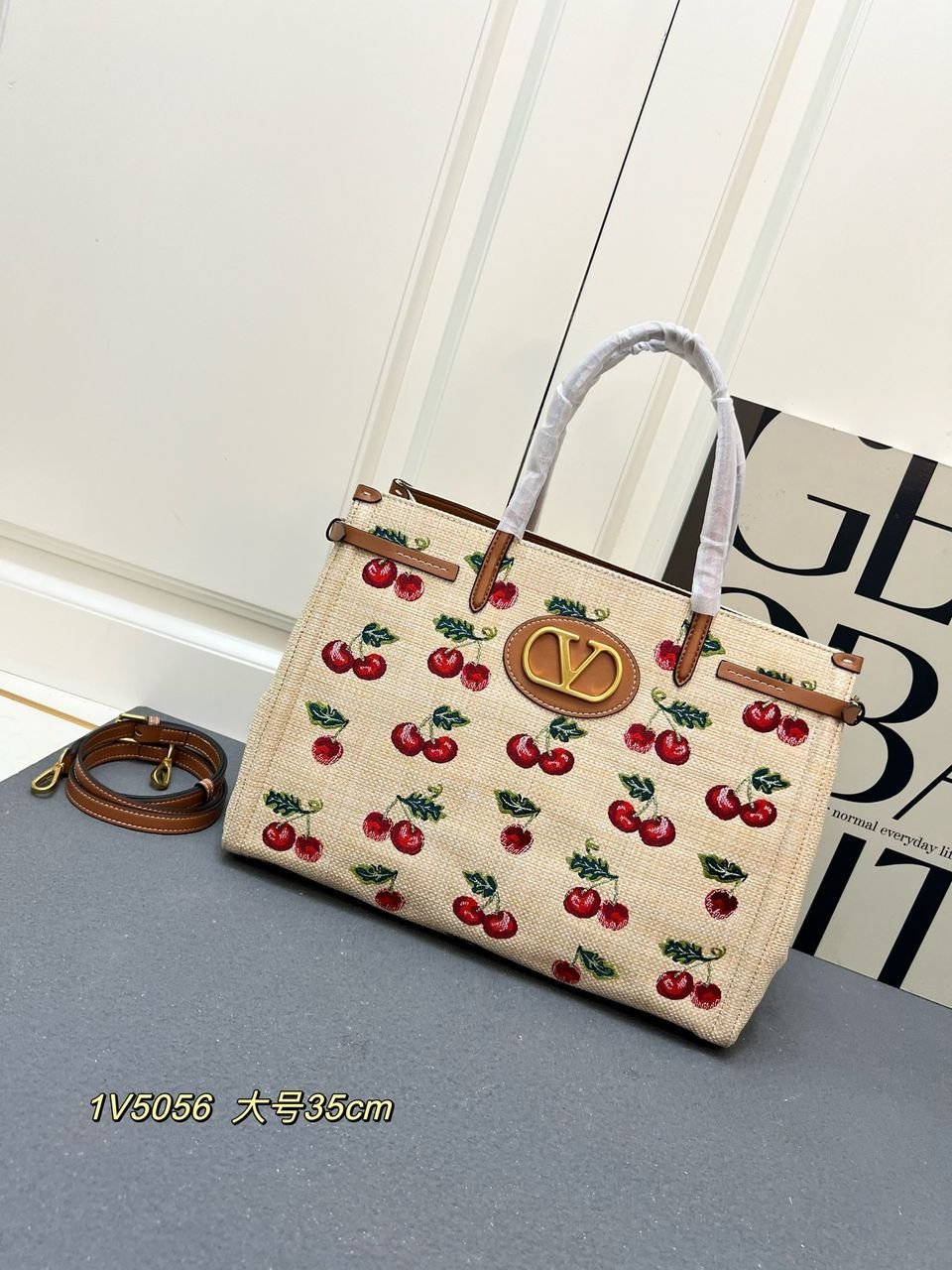 Valentino Garavani Antibes Cherryfic 35cm – Bild 2