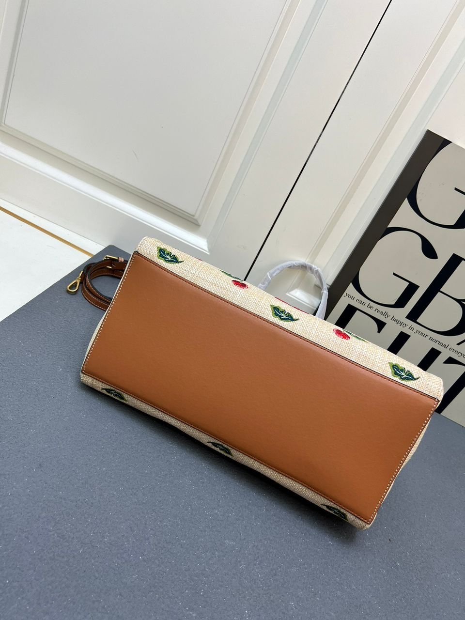 Valentino Garavani Antibes Cherryfic 35cm – Bild 5