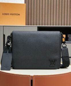 Alternative view of Takeoff Messenger Schwarz 28cm