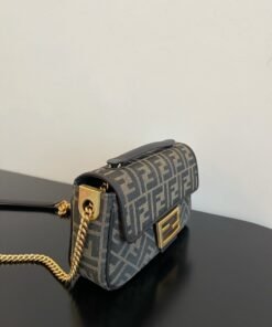 Alternative view of Baguette Chain Midi 24 cm